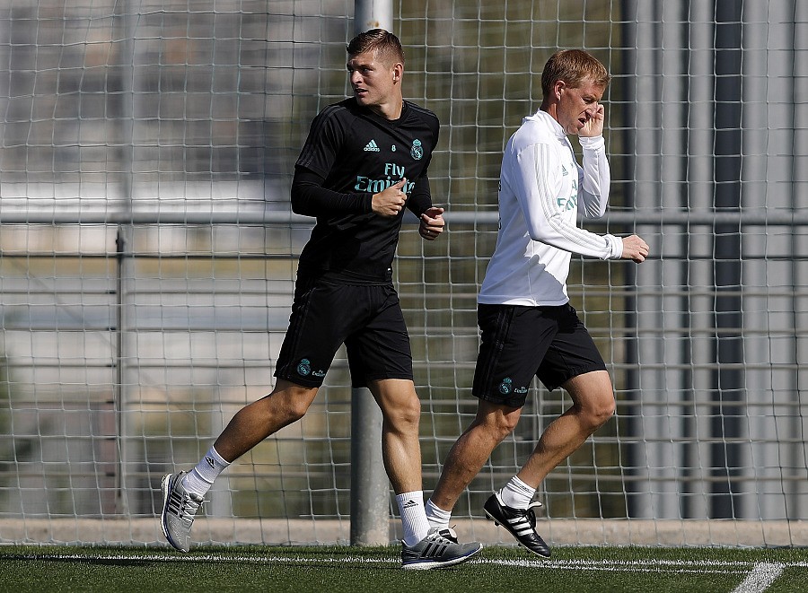 皇马中场克罗斯伤愈，已经回到训练中